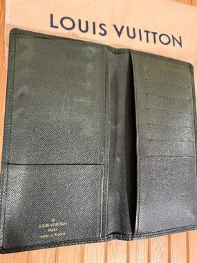 Louis Vuitton Dark Green Textured Leather Long Wallet Louis Vuitton credit card💳
